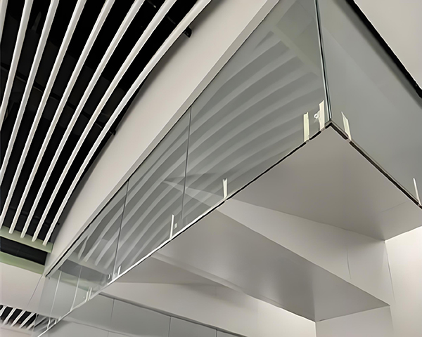 沙湾玻璃沙湾挡烟垂壁