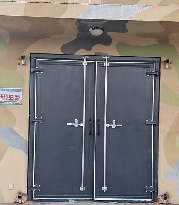 沙湾工业平开门