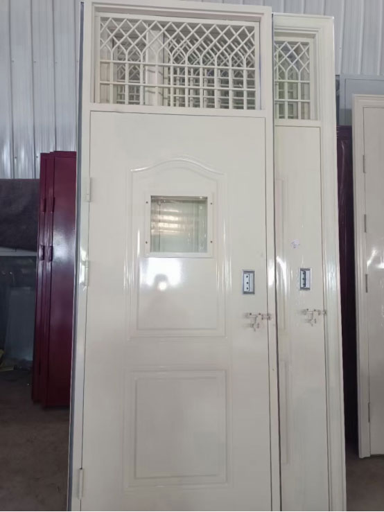 沙湾学校教室门