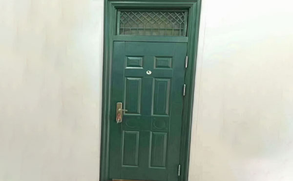 沙湾学校教室门