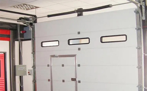 沙湾工业提升门的安装方法