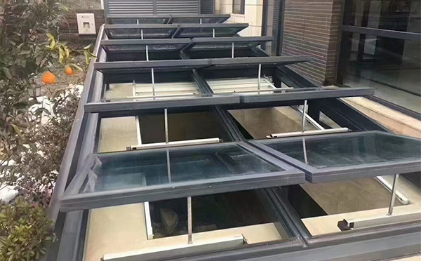 某轨道交通车辆维修车间沙湾排烟窗应用