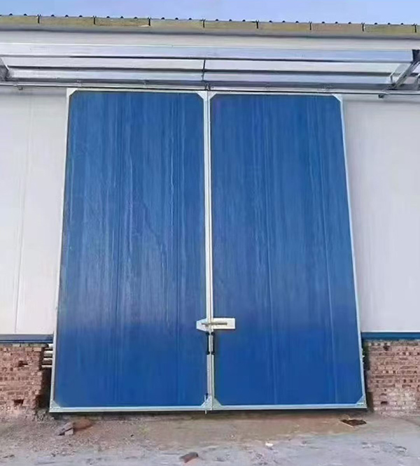 沙湾工业门在大型仓储物流通道中的应用实例